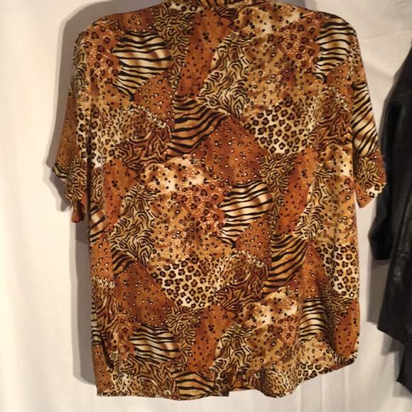 2x animal print short sleeve blouse worn once - Picture 6 of 6